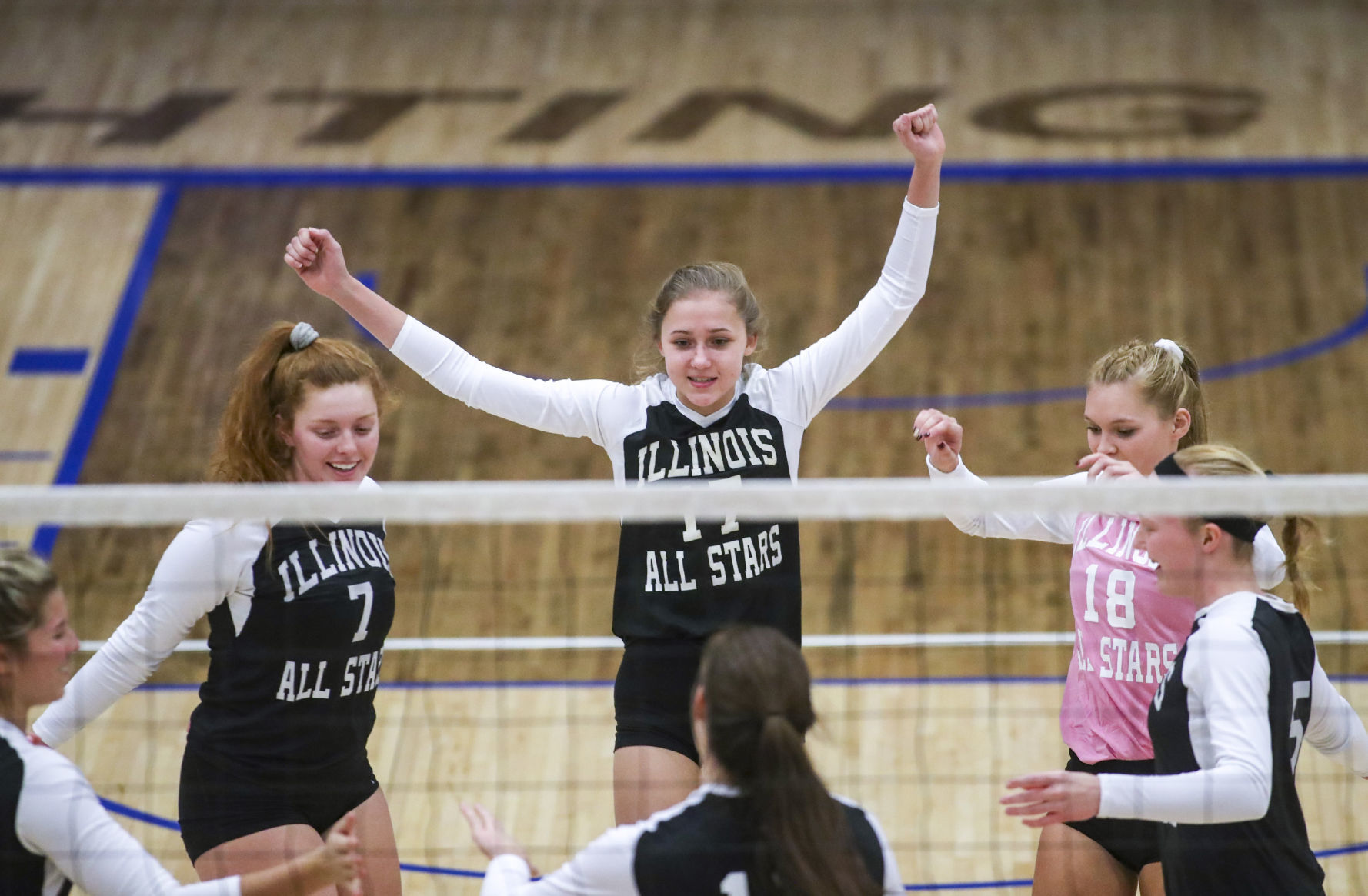111918-volleyball-008